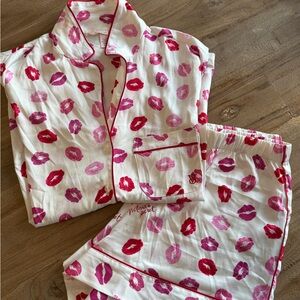 Victoria's Secret Pink and Red Lip Print Pajama Set